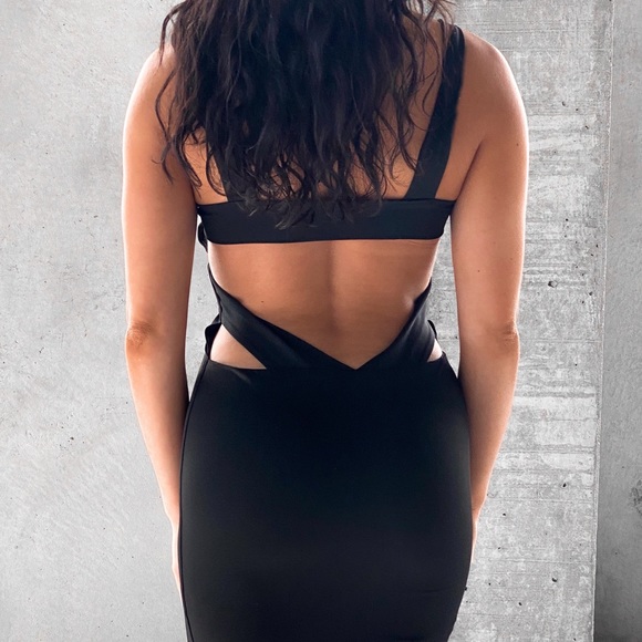 Dresses & Skirts - Open back black dress